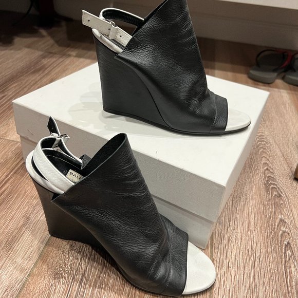 Balenciaga black and white wedge sandals - Picture 1 of 6